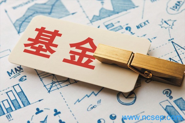 何晓春的大摩优质精选混合A（017922）值得买吗？